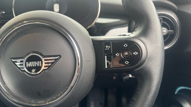 MINI Hatchback 1.5 Cooper Classic 5dr Auto Petrol Hatchback